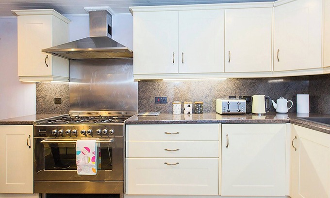 Neyland Cottage | 3 bedroom accommodation in Neyland, near Pembroke