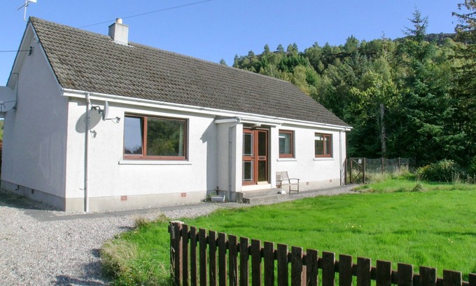 Inverfarigaig Cottage | 3 bedroom accommodation in Inverfarigaig, near Inverness