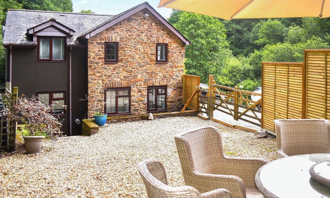 Christchurch Cottage | 3 bedroom accommodation in Tiverton