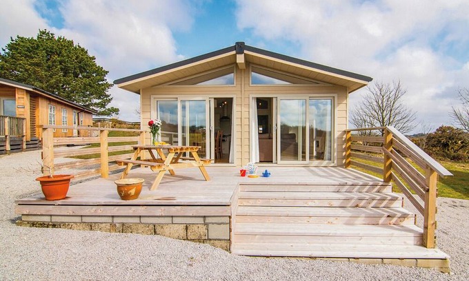Carnmenellis Ski Chalet | 3 bedroom accommodation in Carnmenellis, Nr Falmouth