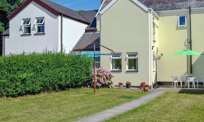 Bishopston Cottage | 3 bedroom accommodation in Murton, near Swansea
