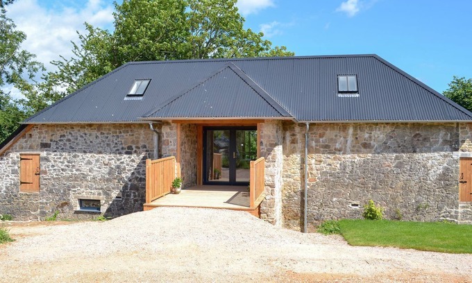 Totnes Cottage | 3 bedroom accommodation in Dartington, near Totnes