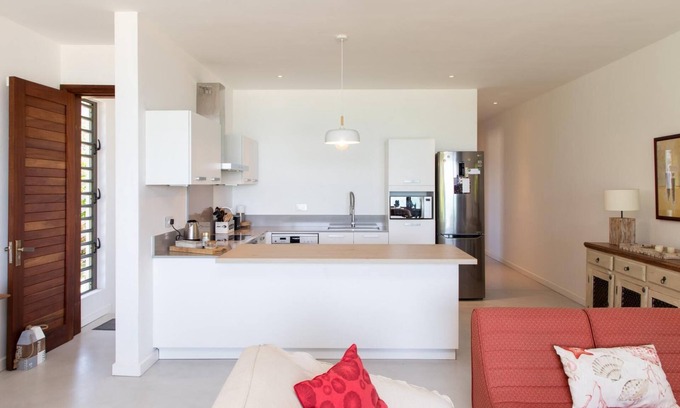 Roches Noires Apartment | 3-bedroom apartment on 1st floor on the beach