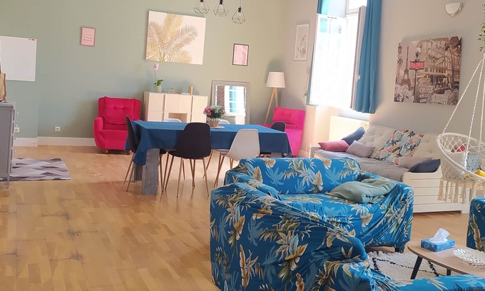 Auch Apartment | 3 bedroom apartment, 117m2. Pasteur Island in Auch.