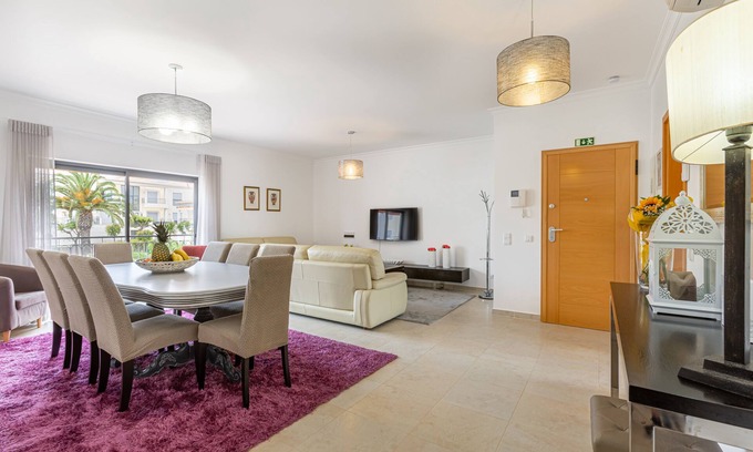 Porto de Mos Apartment | 3 bedroom apartment in Porto de mós, Lagos close to the beach