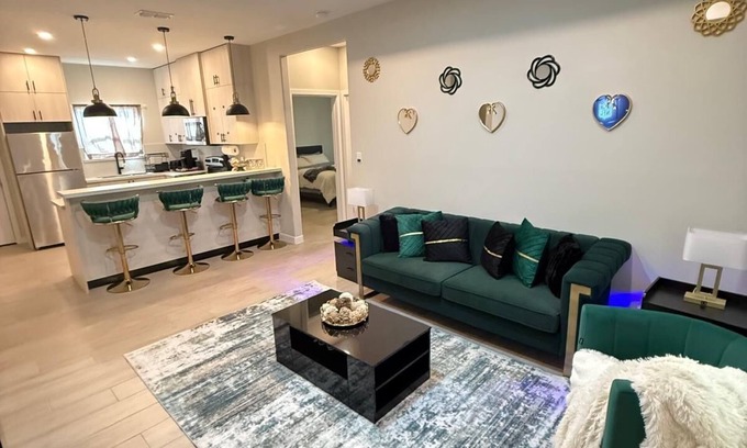 Mission Apartment | 3-bedroom apartment with Free WiFi/parking and big backyard