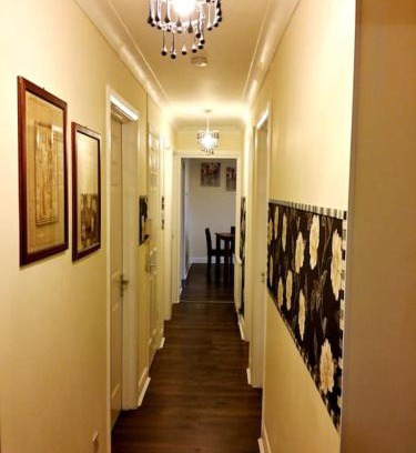 North Glasgow Apartment | 3 bedroom apt - Free parking & WiFi 350mbps