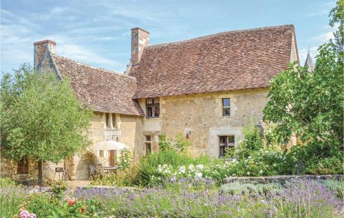 Cheille House | 3 Bedroom Awesome Home In Cheille Bourg