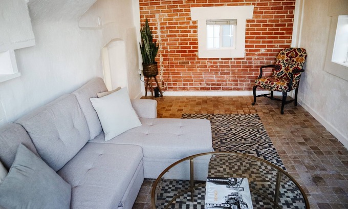 Congress Park House | 3 Bedroom Basement Bungalow next to Cheeseman Park