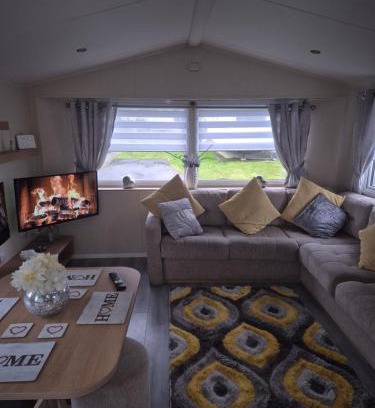 Ayr Apartment | 3 bedroom Caravan Craigtara