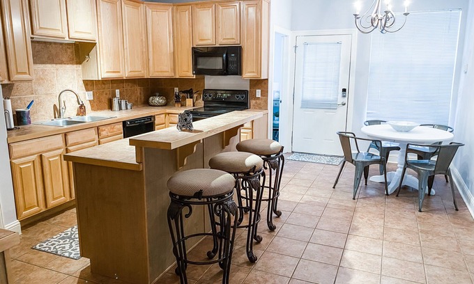 South Baton Rouge Condo | 3 Bedroom Condo in Gated Community Near Everything