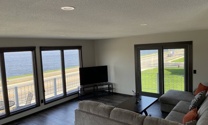 Lake City Condo | 3 Bedroom Condo - Sleeps 6 (upper level)