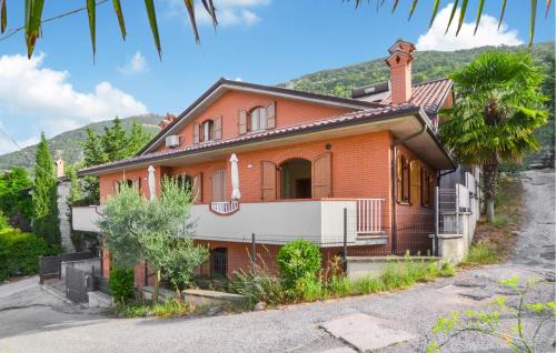 Nerbisci Apartment | 3 Bedroom Cozy Apartment In Gubbio