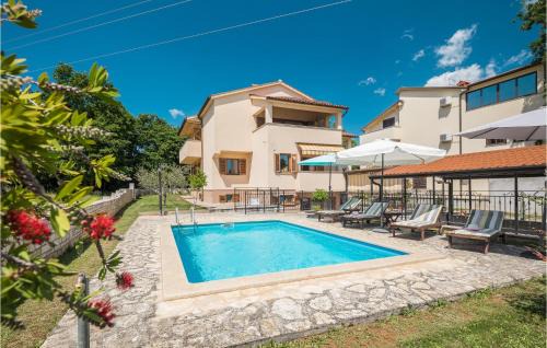 Kadumi Apartment | 3 Bedroom Cozy Apartment In Porec