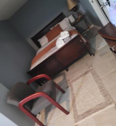 Hillandale House | 3 Bedroom guest suit in 1st level Silver Spring Maryland