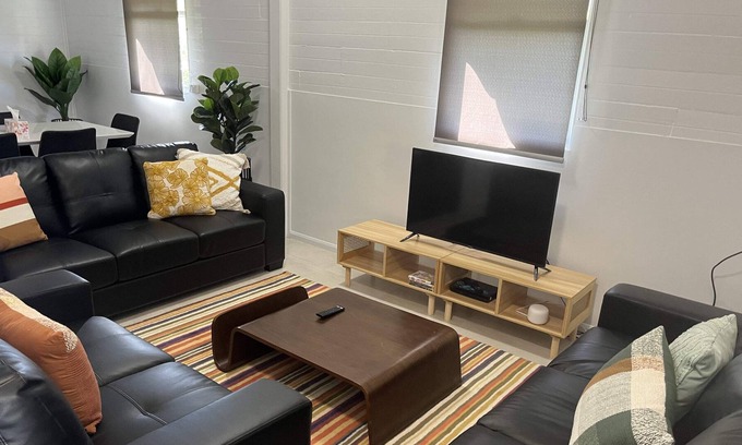 Belgian Gardens House | 3 bedroom home Belgian Gardens