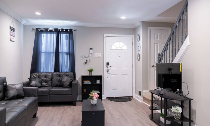 Pimlico Good Neighbors House | 3 Bedroom Home Fully Furnished in Quiet Neighborhood Great Amenities