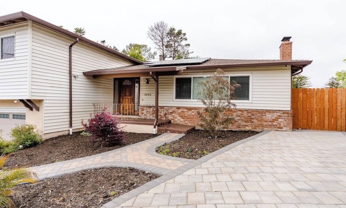 Chabot Park House | 3 Bedroom Home in Oakland Hills