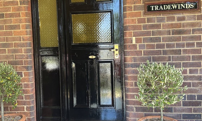 Crookwell House | 3 bedroom home, Located on the main street of Crookwell