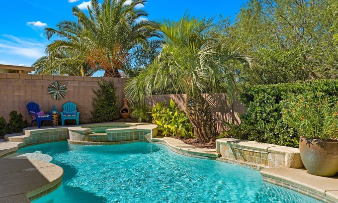 Henderson House | 3 bedroom home near Green Valley Resort in Henderson. Pool and jacuzzi!