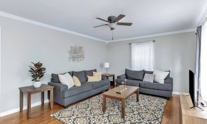 Madison House | 3 Bedroom Home Nestled in Quiet Neighborhood