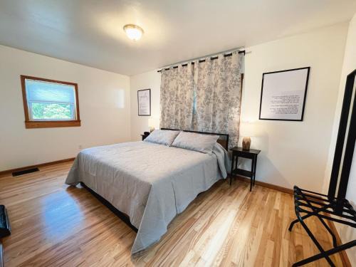 Millersburg House | 3 Bedroom home outside of Berlin, Patio with Hot Tub!