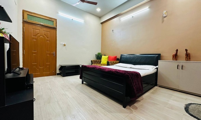 Jhusi Villa | 3-bedroom Homestay in Triveni Sangam Kumbh Prayagraj
