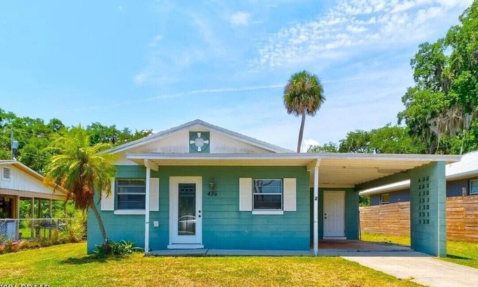 Edgewater House | 3-bedroom house in fabulous Edgewater FL - fully furnished