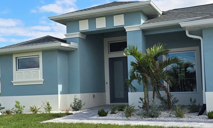 Long Meadow House | 3-bedroom house in charming Rotonda West On the Canal with Heated Saltwater Pool