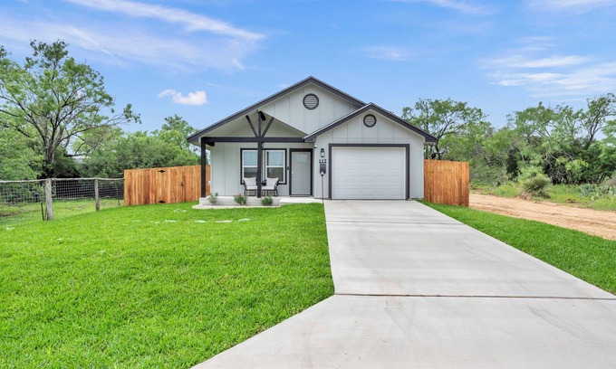 Granite Shoals House | 3-bedroom house in beautiful Granite Shoals with Wi-Fi, AC, and game room