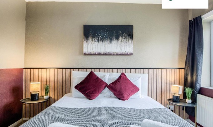 Binley Apartment | 3 BedRoom House with 5 Beds House By Passionfruit Properties Near Coventry City Centre - BCC