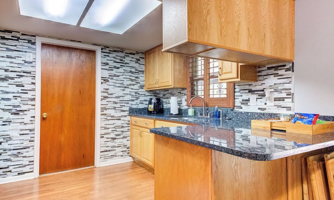Seffner Community Alliance House | 3-bedroom house with private pool. in wonderful Seffner with WiFi, AC.