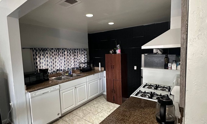 San Bruno House | 3-bedroom Live and Work Startup House near public transit and SFO in San Bruno