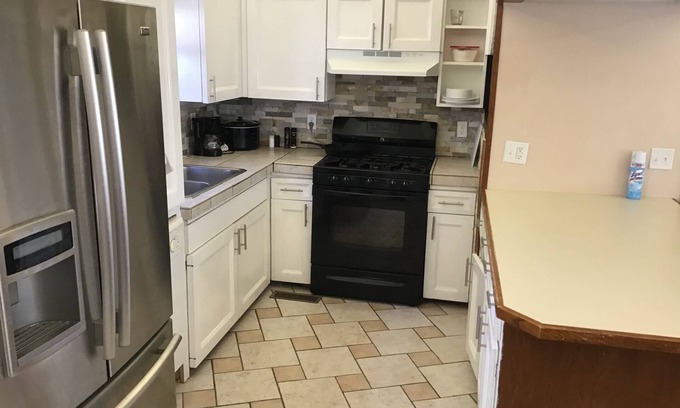 Bella Vista House | 3 bedroom near bike trailheads and tanyard creek