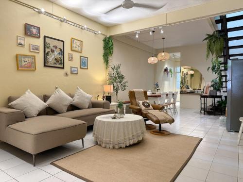 Ratchadaphisek House | 3 Bedroom NORDIC HOME Full Kitchen 8 MINS to MRT & JODD Fair & near RCA