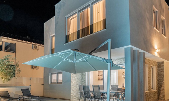 Vrsi House | 3 Bedroom Private vacation home in Vrsi