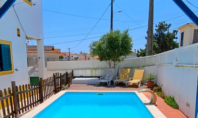 Charneca de Caparica e Sobreda Villa | 3 bedroom villa - Private pool, close to the beach, nature and Lisbon, Wi-Fi