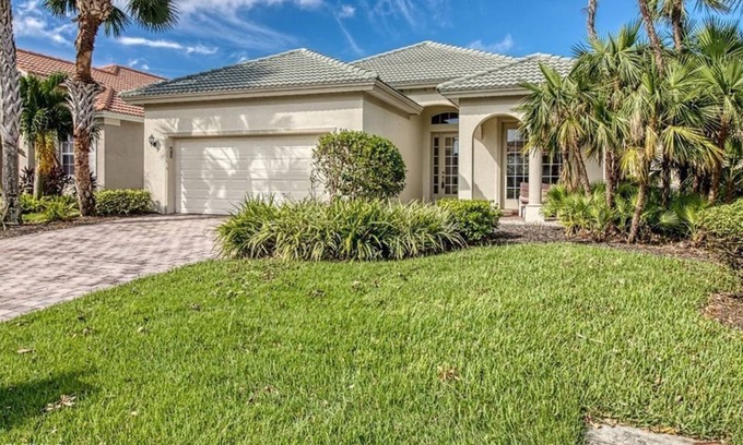 Fort Myers Apartment | 3 Bedroom Single family 428617 by Houzlet