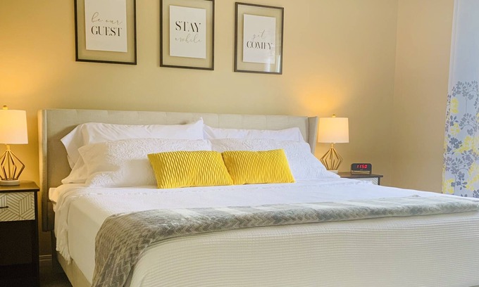 Dawson Creek House | 3 Bedroom Stylish Townhouse in a quite neighbourhood within town