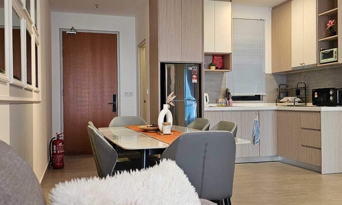 Shah Alam Apartment | 3 Bedroom Suite in Marvelous Shah Alam with WiFi, Gym, Pool & 2 Carpark, Sleeps6