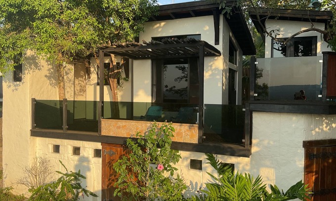 Santa Elena RV Rental | 3-bedroom Tree Fort with private bathroom overlooking Santa Elena/San Ignacio.