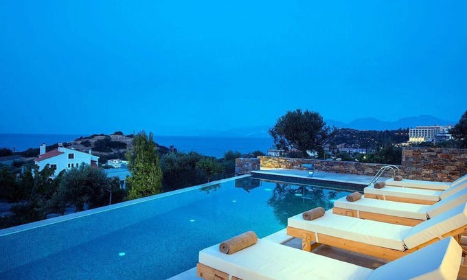 Agios Nikolaos Villa | 3 bedroom villa close to a sandy beach