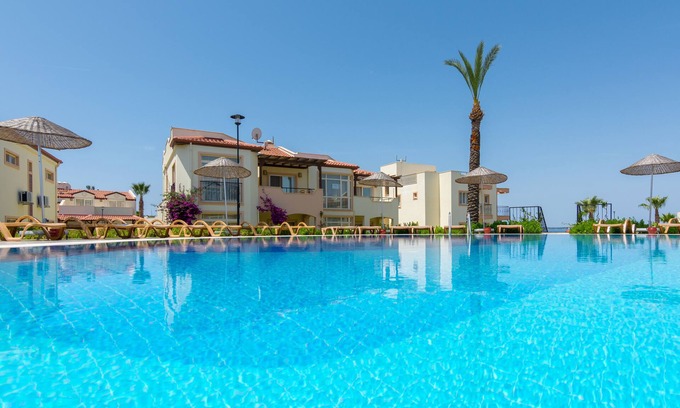 Bozbuk Villa | 3 BEDROOM VILLA IN APOLLONIUM SPA BEACH RESORT