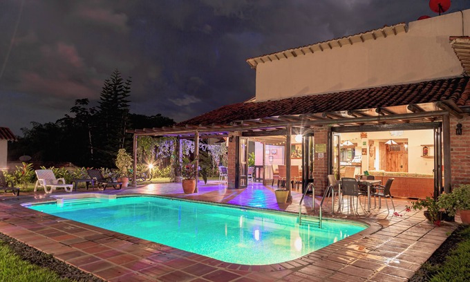 Quimbaya Villa | 3-bedroom villa in lovely Quimbaya with AC, WiFi, BBQ plus Private Swimming Pool