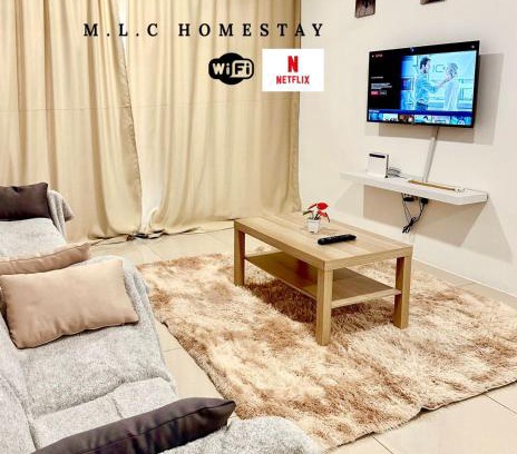 Kampung Kuala Pari Apartment | 3 Bedrooms 2 Bathrooms Ipoh Waterpark Comfy Home - Pool & Mountain View