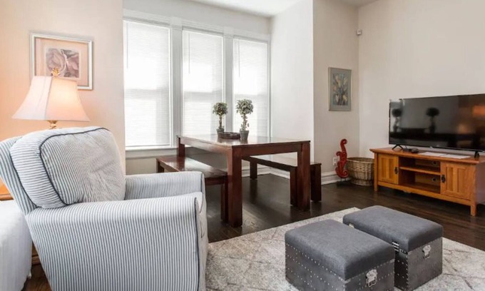 Libertyville House | 3 Bedrooms ★ 3 King Beds ★ Near Great Lakes Naval