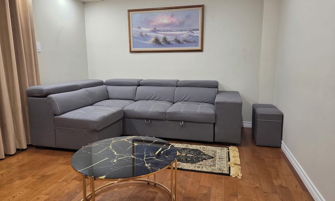 Mississauga House | 3-Bedrooms House in Mississauga with WiFi, AC, Parking. Main floor