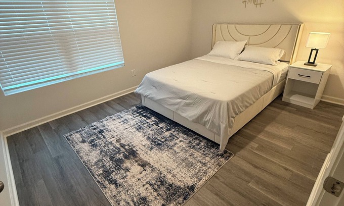 Madison House | 3 bedrooms modern comfort house with great services in a very good location.