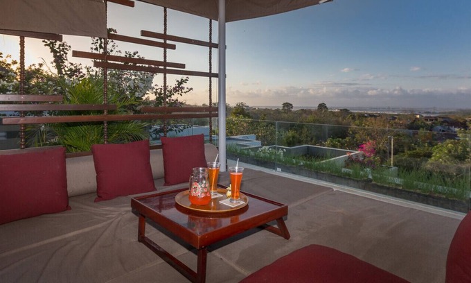 Mumbul Villa | 3 Bedrooms villa with great view