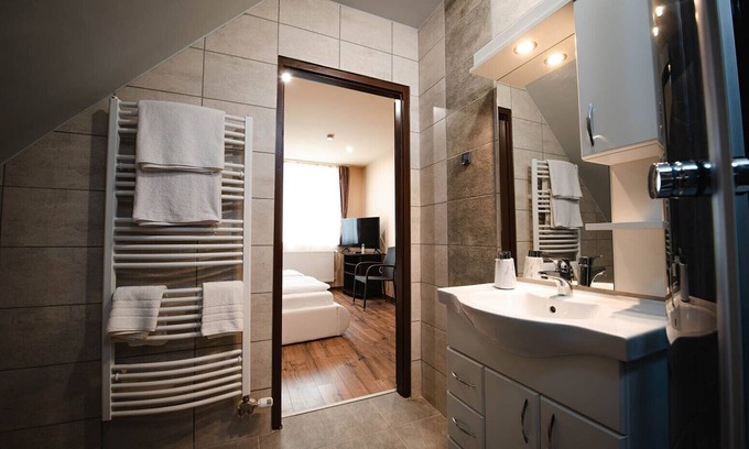 Kirald Apartment | 3 bedrooms with separate bathrooms, Wellness area with Solarium and Jacuzzi